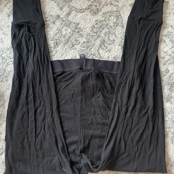 Women’s Skims leggings - Picture 3 of 3